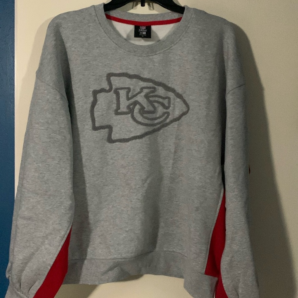 NWT. Kansas City Chiefs women’s sweatshirt. Size XL